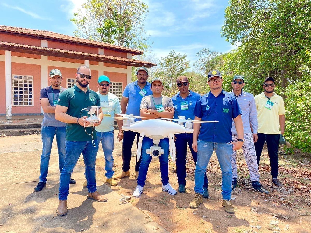 Vagas sobrando e salários de até R$ 12 mil; saiba mais sobre o universo dos pilotos de drone em Minas