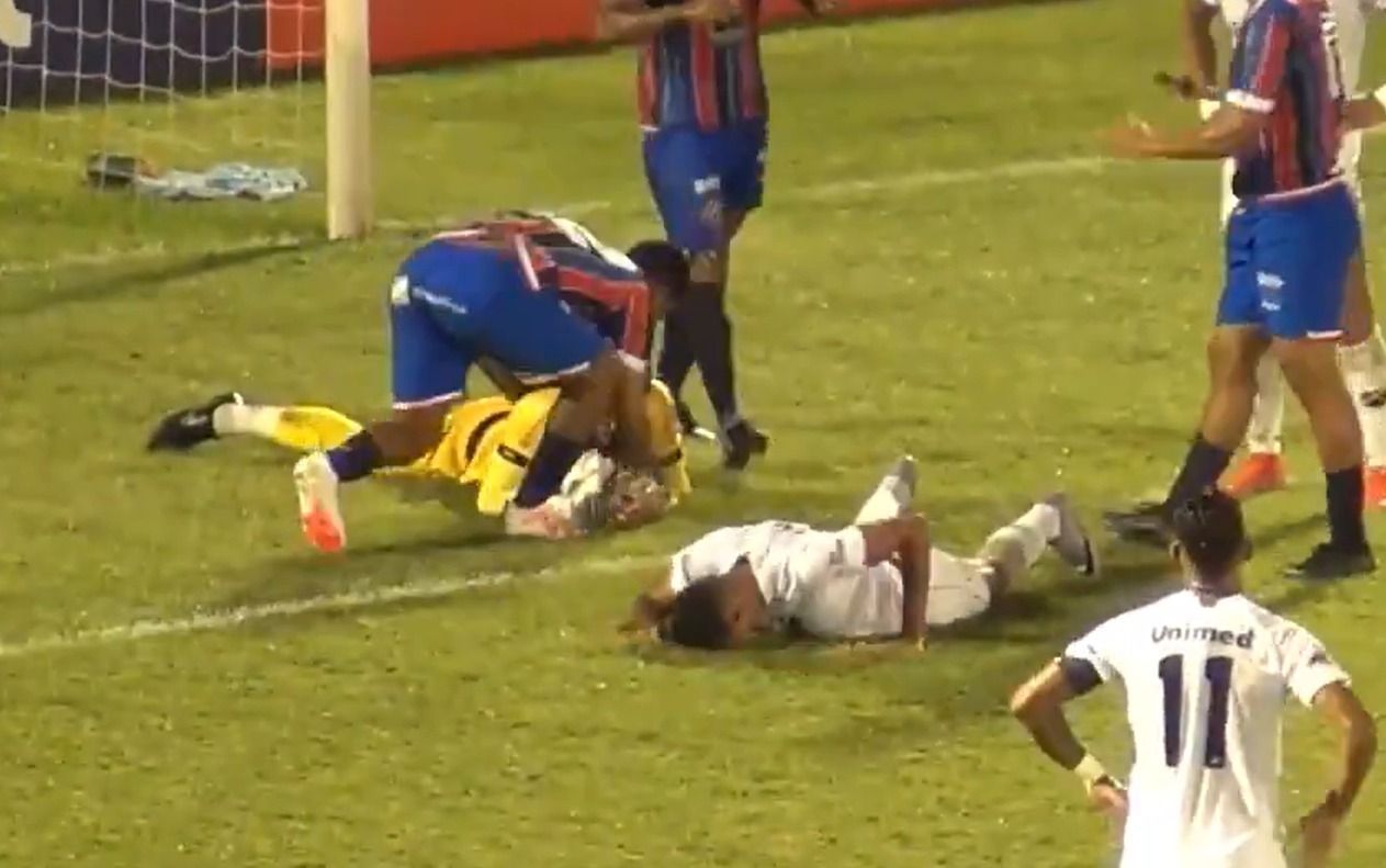 Copa do Nordeste: lateral do Maranhão dá tapa na bola e salva o ABC; veja