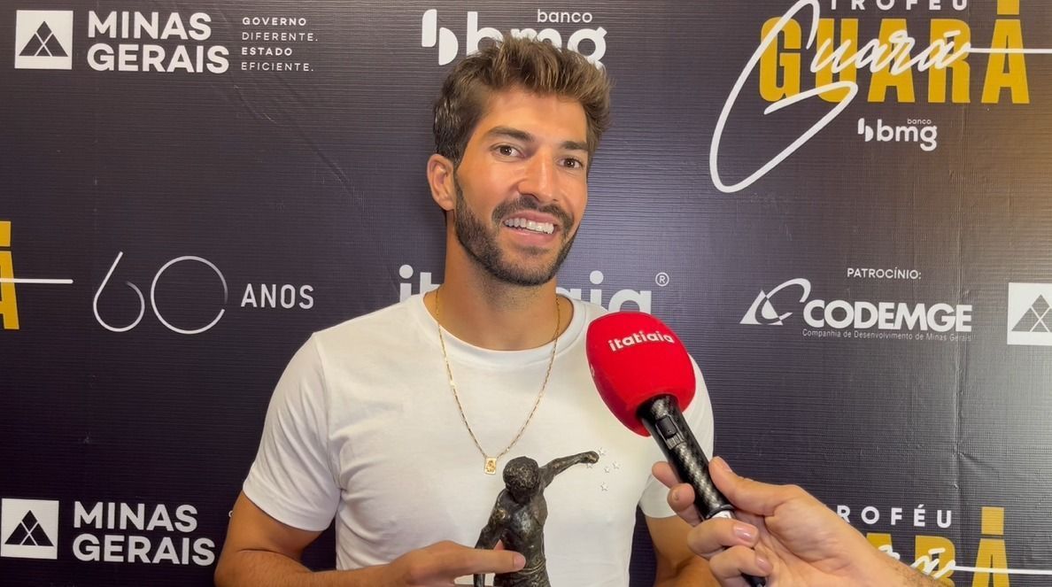 Troféu Guará Bmg: Lucas Silva comemora premiação e se diz 'em casa' no Cruzeiro