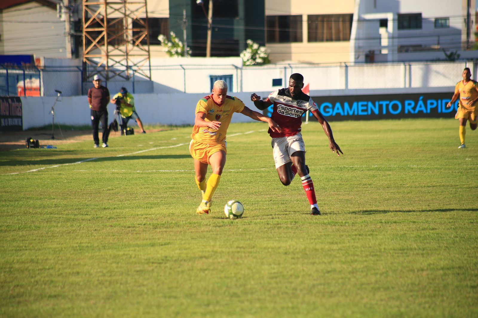Gerente de futebol do Santa Cruz detona árbitro: 'Não pode estar são'