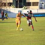 Gerente de futebol do Santa Cruz detona árbitro: 'Não pode estar são'