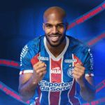 Bahia oficializa contratação de centroavante que estava na Europa