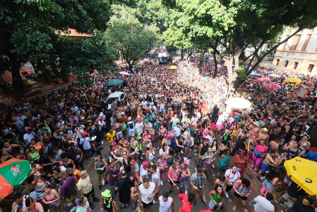 Que horas começa o desfile do É o Amô no Carnaval de BH 2024? Confira