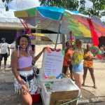 Carnaval BH 2024: grupo de amigos trabalha como ambulante para arrecadar fundos para objetivo inusitado
