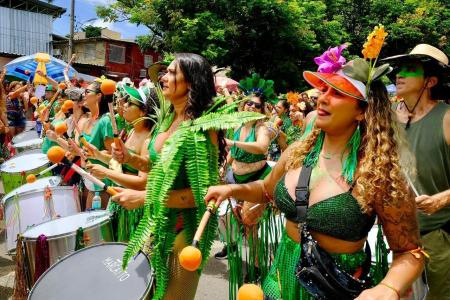 Bateria do Havayanas Usadas no Carnaval BH 2024