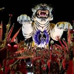 Carnaval 2024: mineira escapa de incidente grave com carro alegórico na Sapucaí