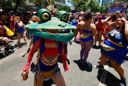 'Truck do Desejo' leva visibilidade, diversidade e pluralidade à avenida