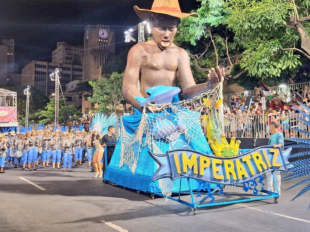 Imperatriz de Venda Nova abre o Carnaval de BH com reverência ao Caboclo d'Água
