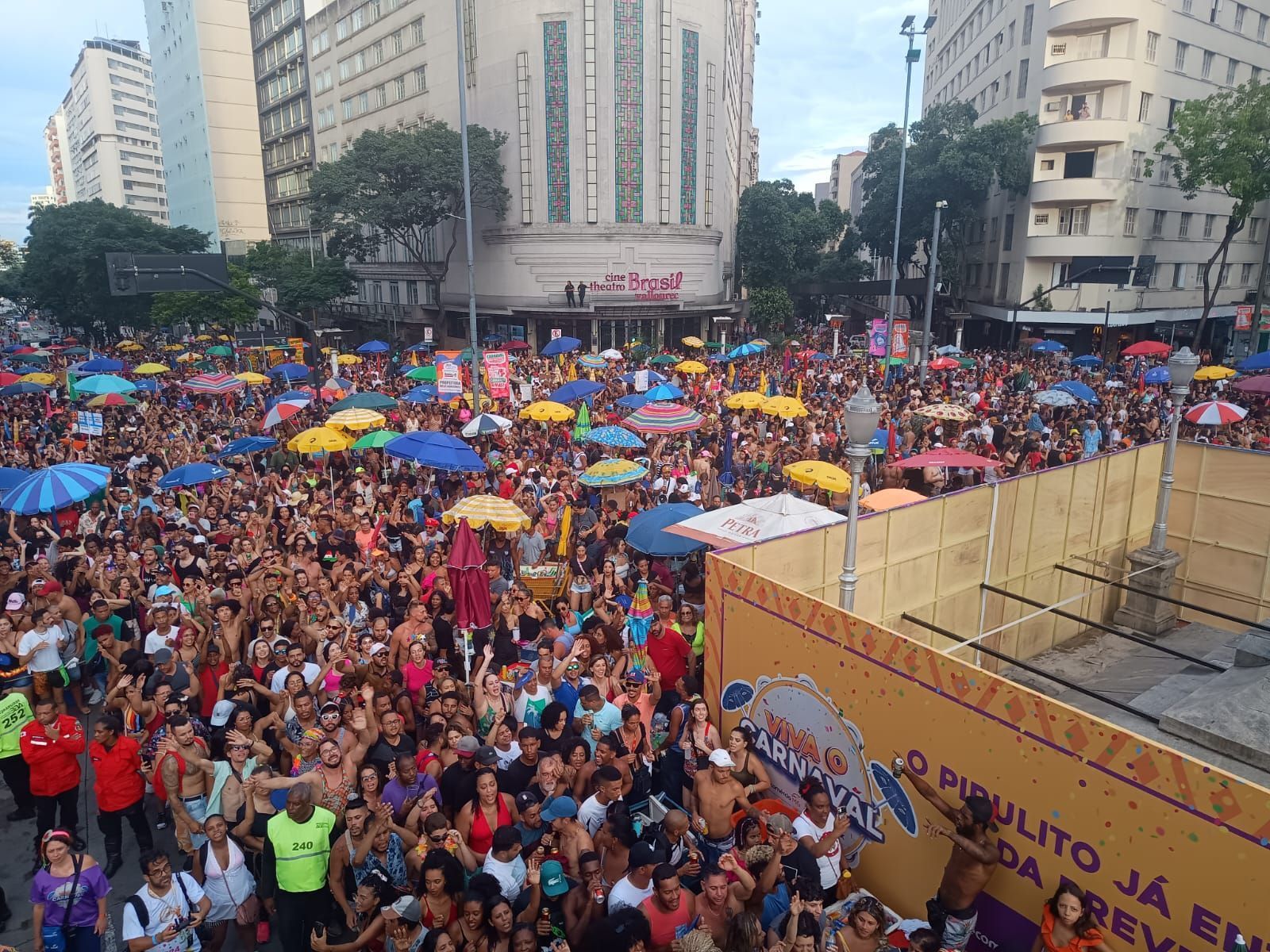 Carnaval BH 2024: É o Tchan agita foliões no Bloco do Comércio, no Centro da capital