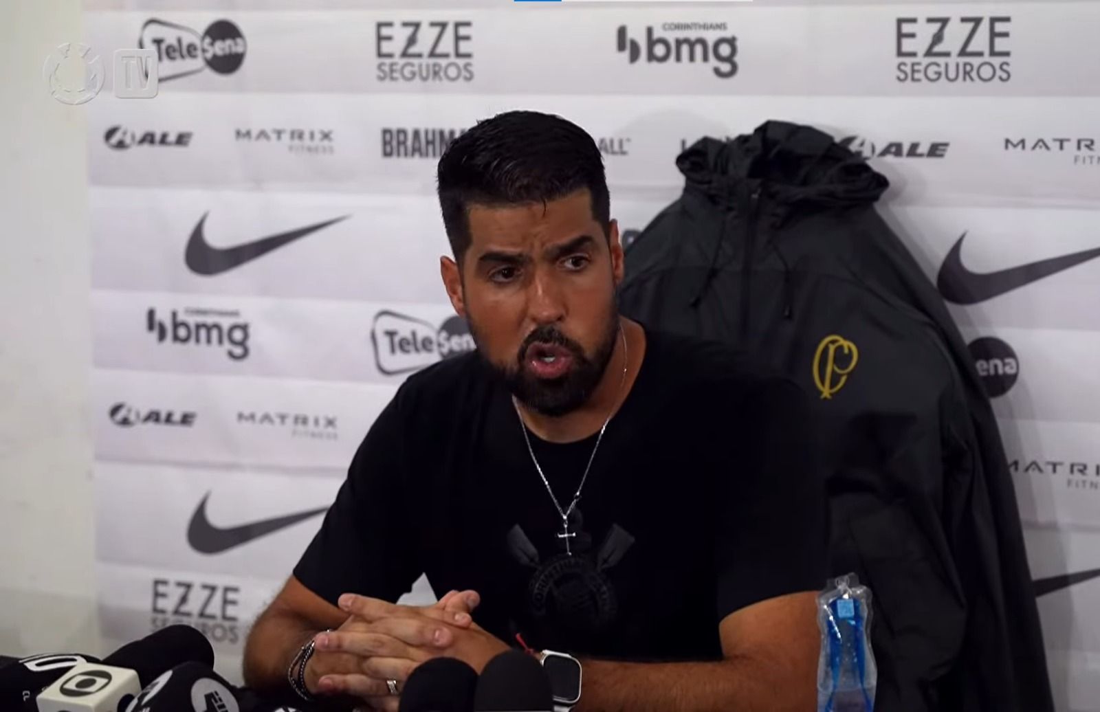 António Oliveira valoriza imposição do Corinthians e rasga elogios à torcida