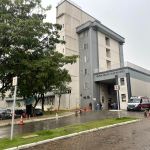 Três mulheres ficam feridas em acidente entre ônibus e táxi na MG-10, em BH