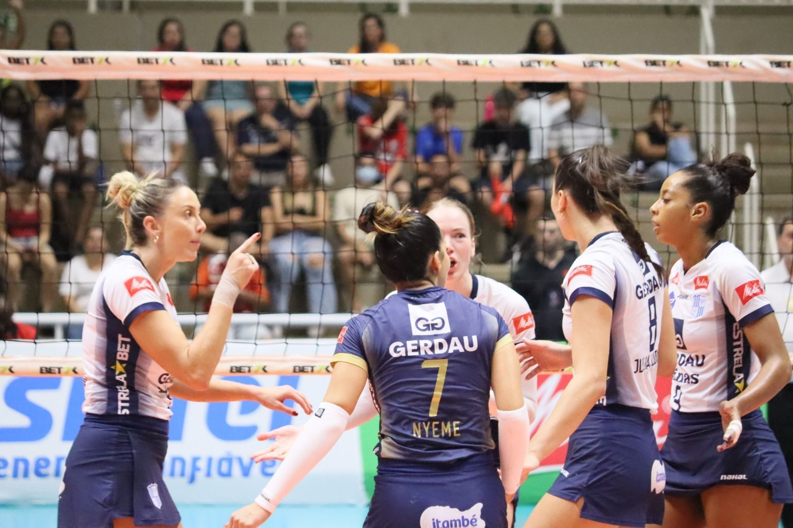 Fora de casa, Gerdau Minas bate Sesi Bauru pela Superliga Feminina