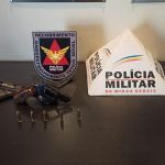 Pai e filho adolescente são presos por porte ilegal de arma em Gov. Valadares, Minas