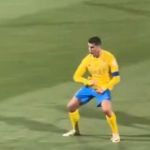 Cristiano Ronaldo faz gesto obsceno a torcedores que gritaram o nome de Messi