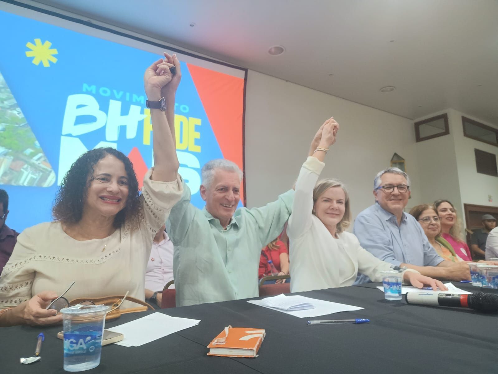 Ao lado de ministros de Lula, Rogério Correia anuncia apoio de PV e PCdoB a pré-candidatura