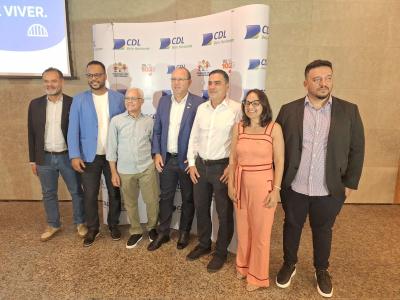 Participantes de entrevista coletiva na CDL BH sobre a Stock Car na cidade