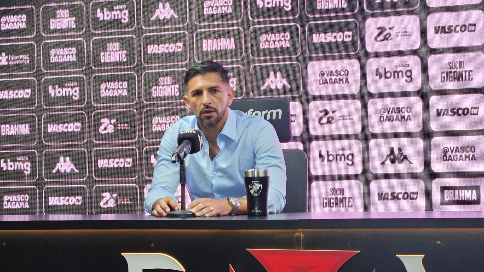 Emiliano Díaz volta a pedir mais reforços para o elenco do Vasco