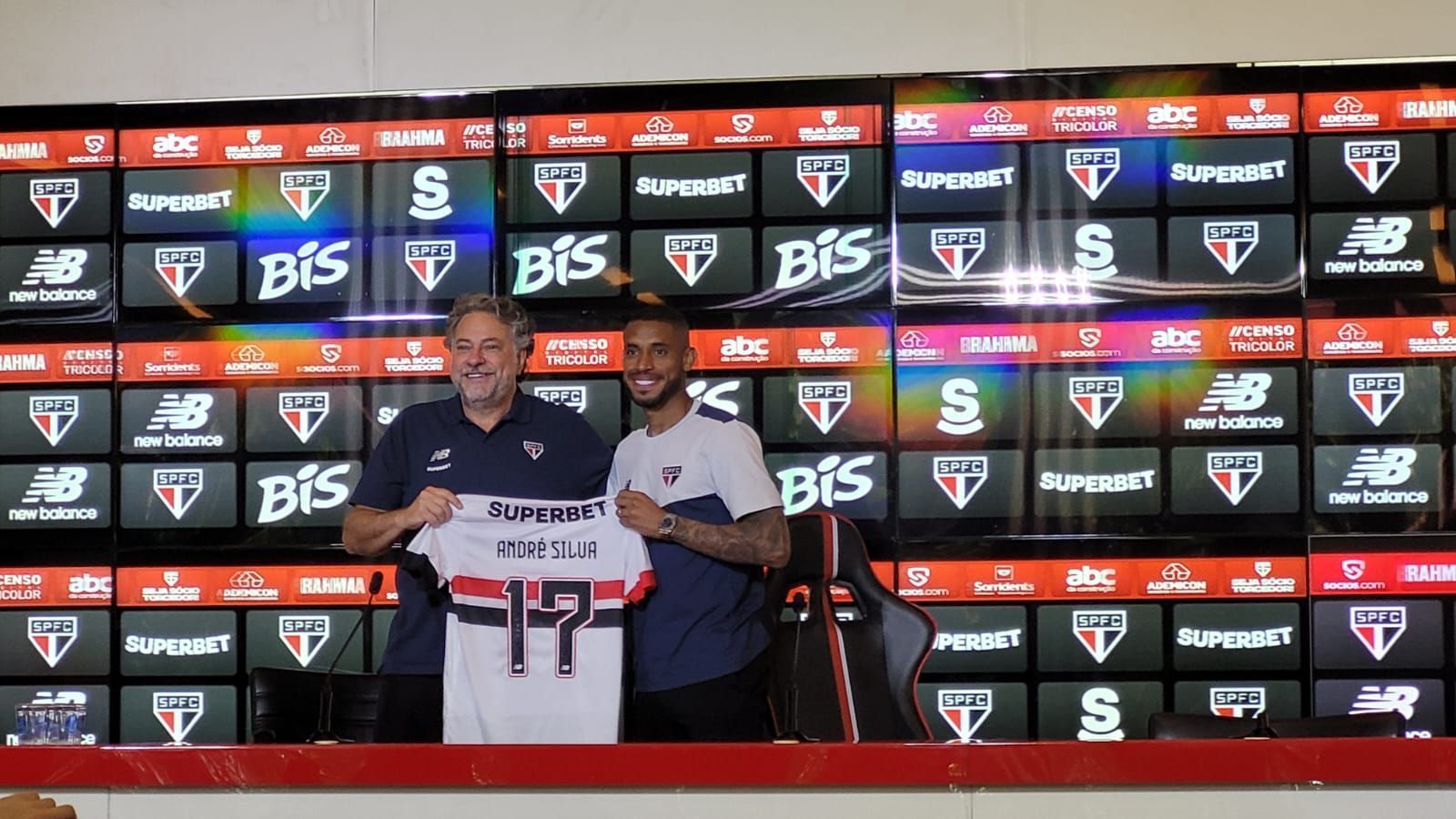 Novo atacante do São Paulo fala de Calleri e por que rejeitou Vasco