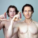 Magnata busca reverter o envelhecimento através de transfusão de sangue com o filho