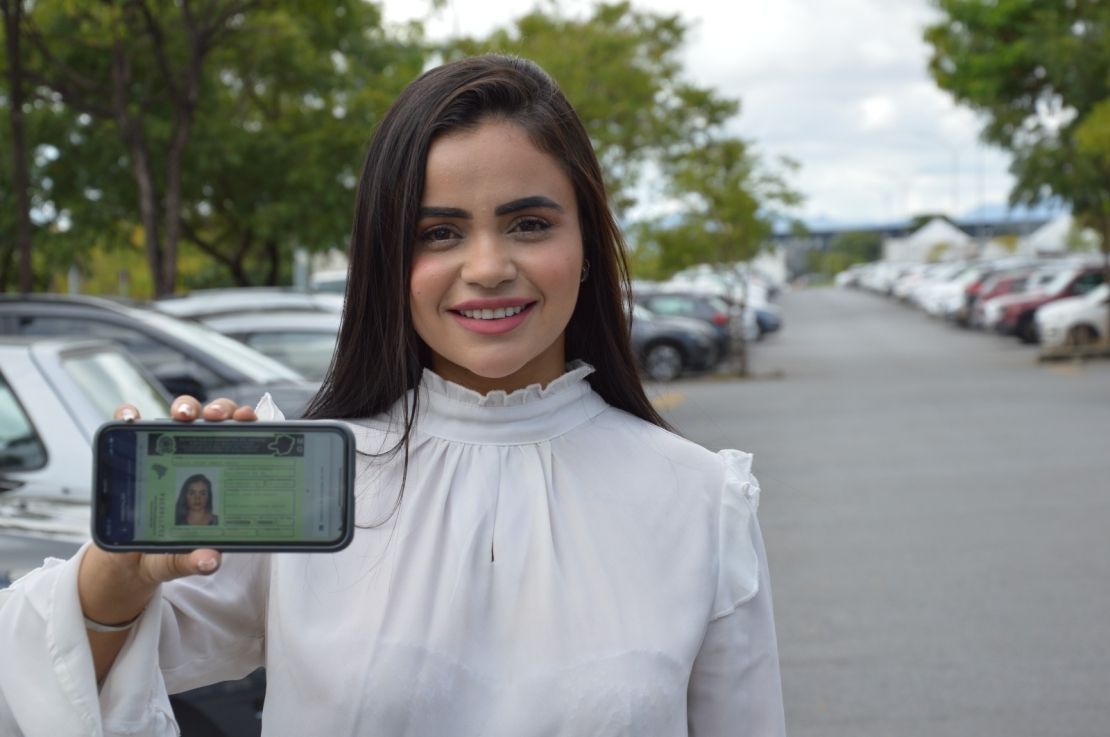 Mulheres são maioria entre as aprovações nos exames de direção para carros em Minas Gerais