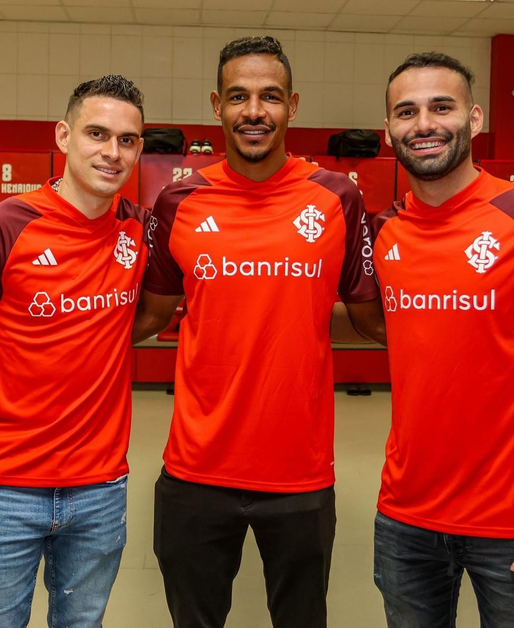 Inter apresenta Borré, Fernando e Thiago Maia à torcida no Beira-Rio
