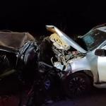 Acidente entre táxi e caminhonete deixa cinco mortos e cinco feridos em Goiás
