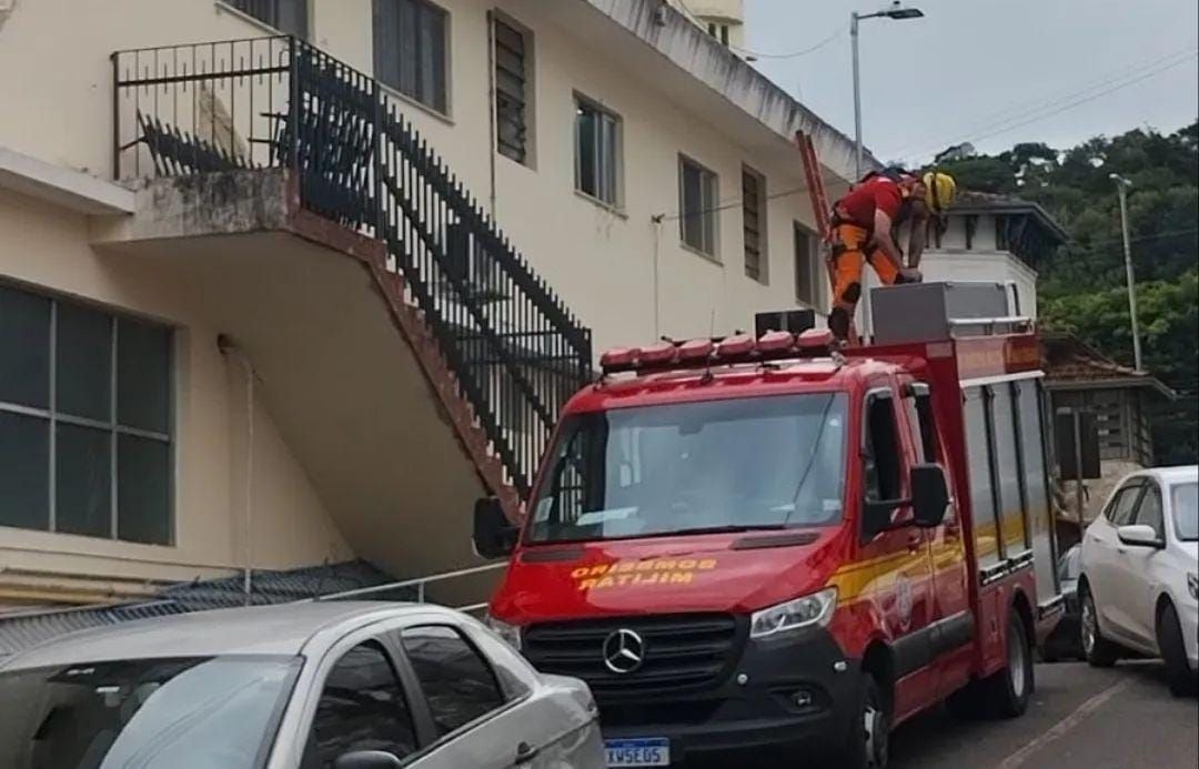 Homem morre eletrocutado ao tentar furtar fios de eletricidade de grande hospital de Juiz de Fora