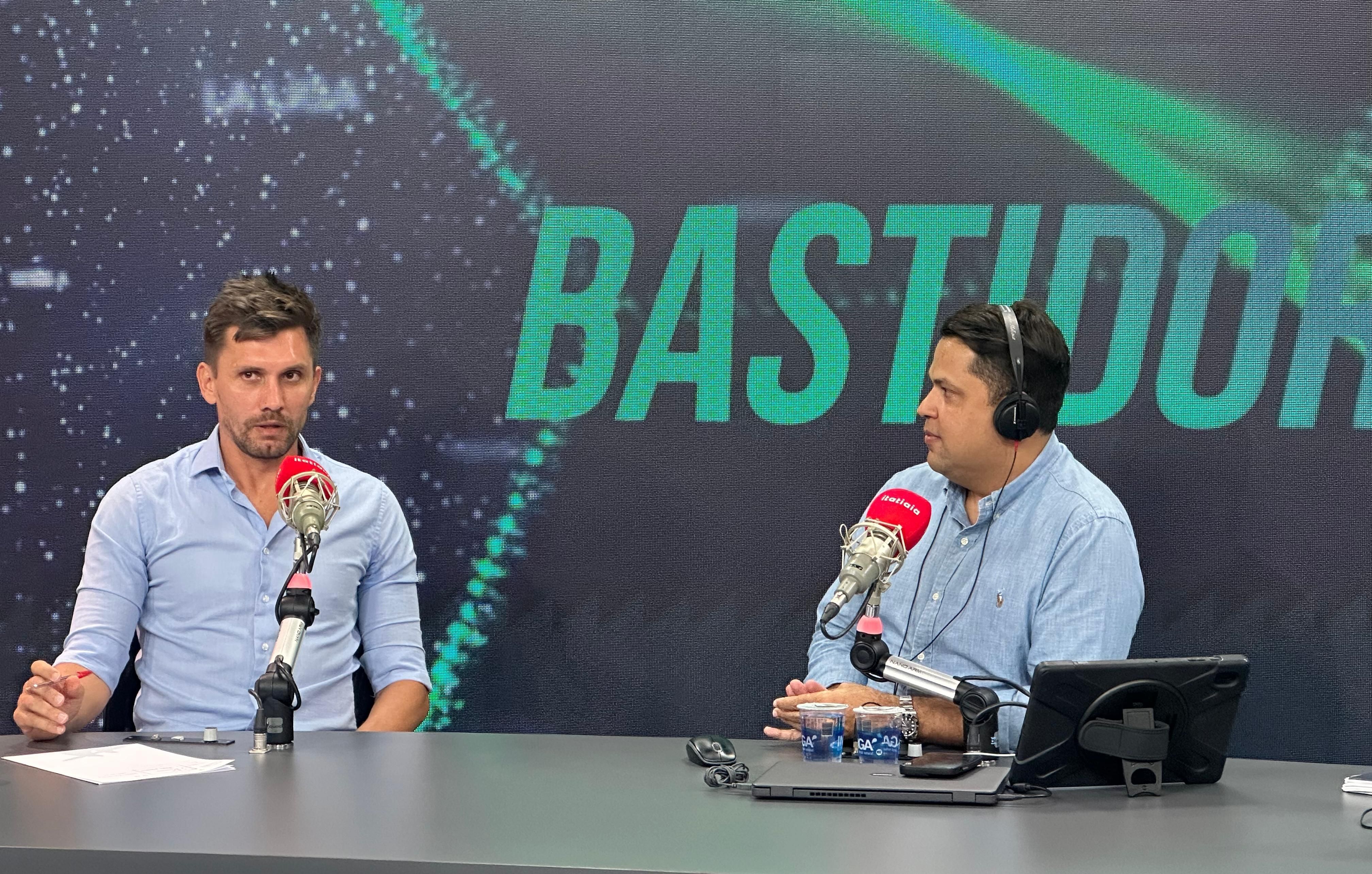 Assista à entrevista completa de Paulo André, diretor do Cruzeiro, no Bastidores