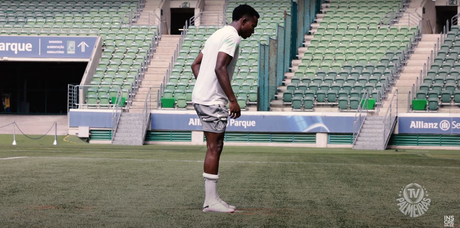 Sub-20 do Palmeiras treina no Allianz, e clube marca novo teste; veja vídeo