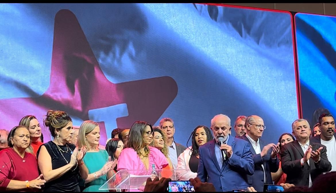 Em festa do PT, Lula critica liberdade de Daniel Alves e genocídio na Faixa de Gaza