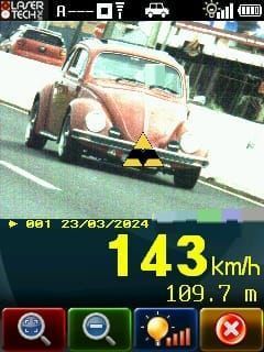 Operação flagra Fusca a 143 km/h em rodovia de Londrina, no Paraná