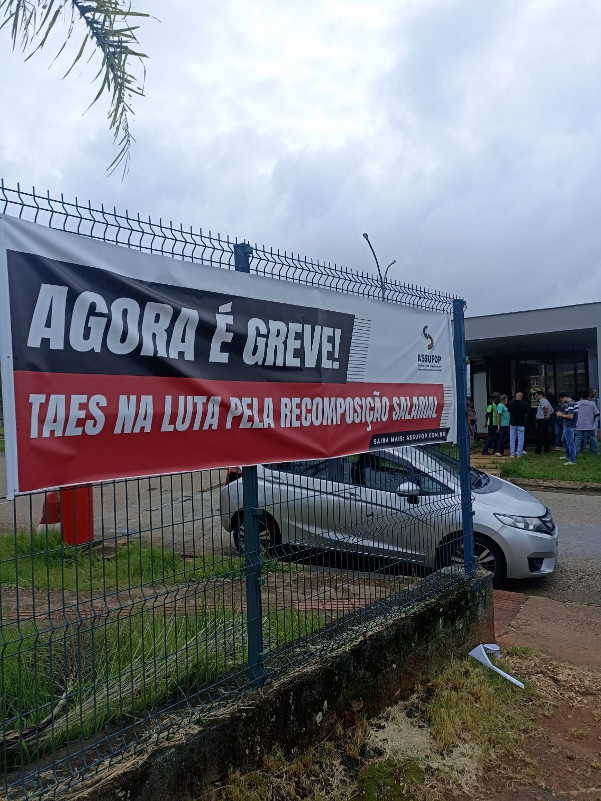 Técnicos da UFOP iniciam greve por reajuste e reestruturação
