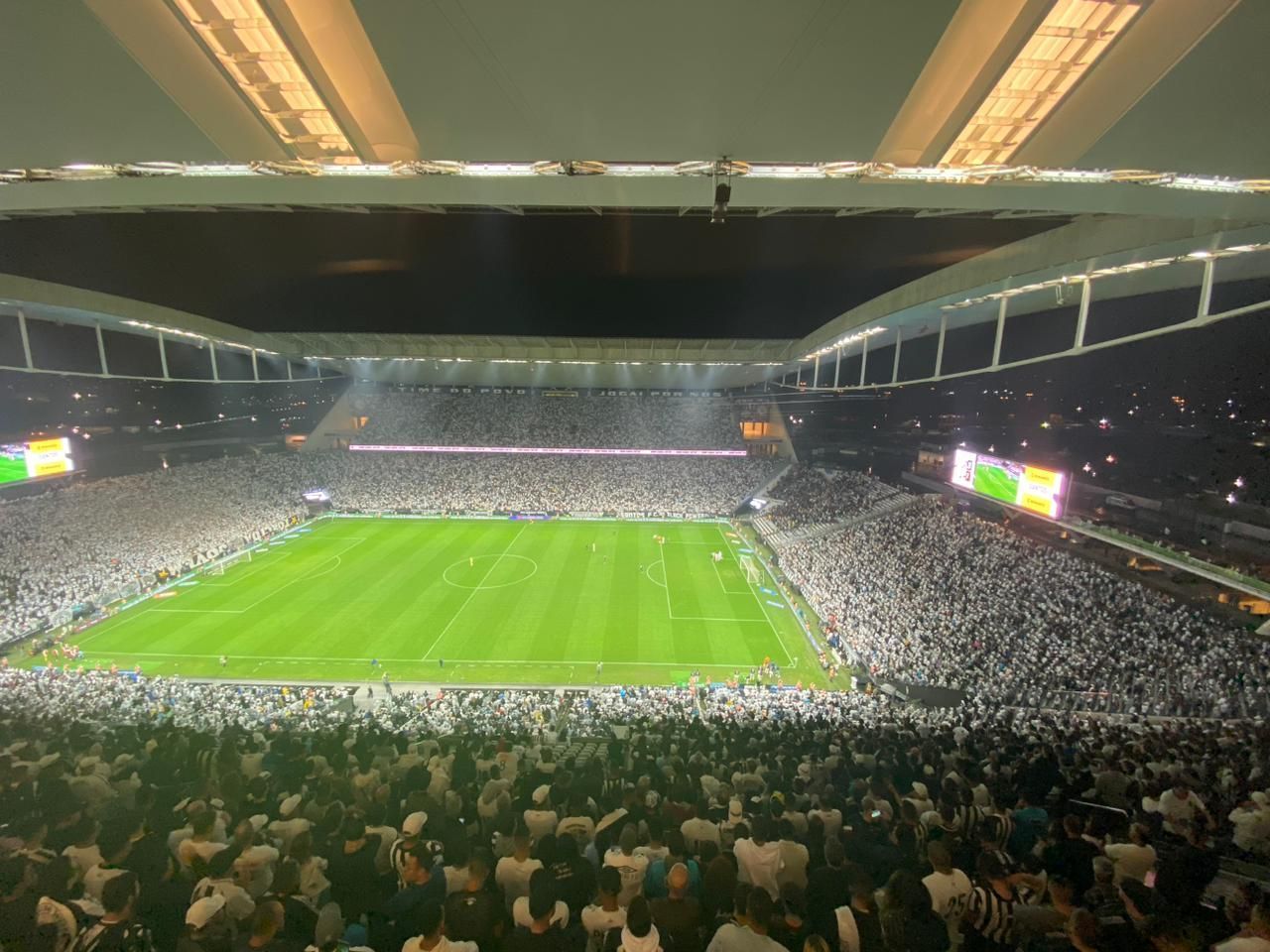 Santos bate recorde de público de estádio do Corinthians na temporada