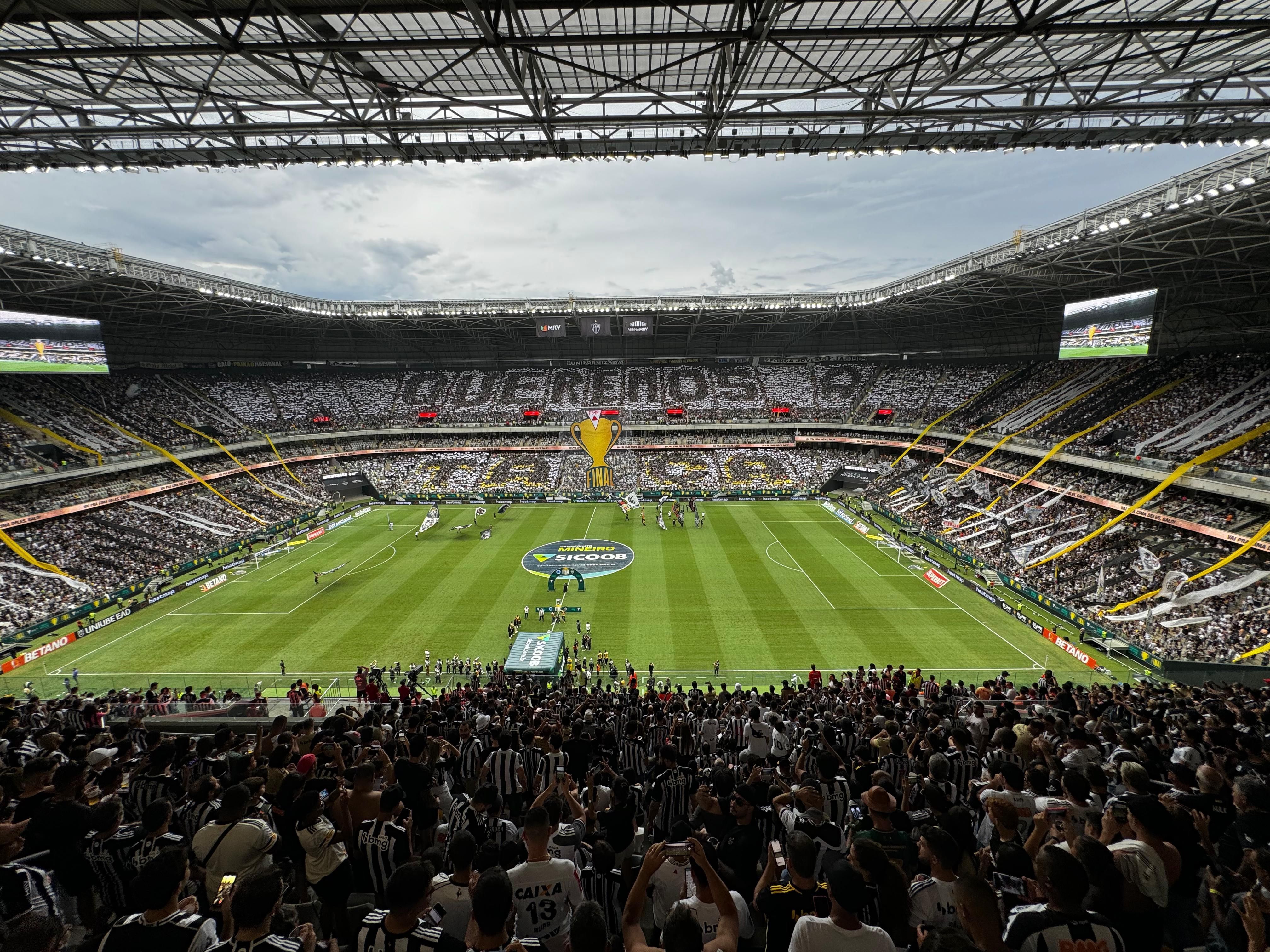 Torcida do Atlético faz mosaico na final do Mineiro contra o Cruzeiro; veja fotos