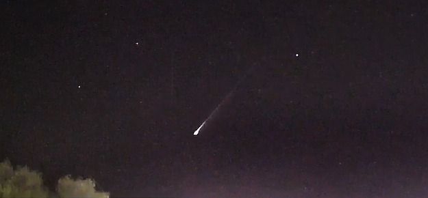 Vídeo: meteoro cruza céu de Santa Catarina
