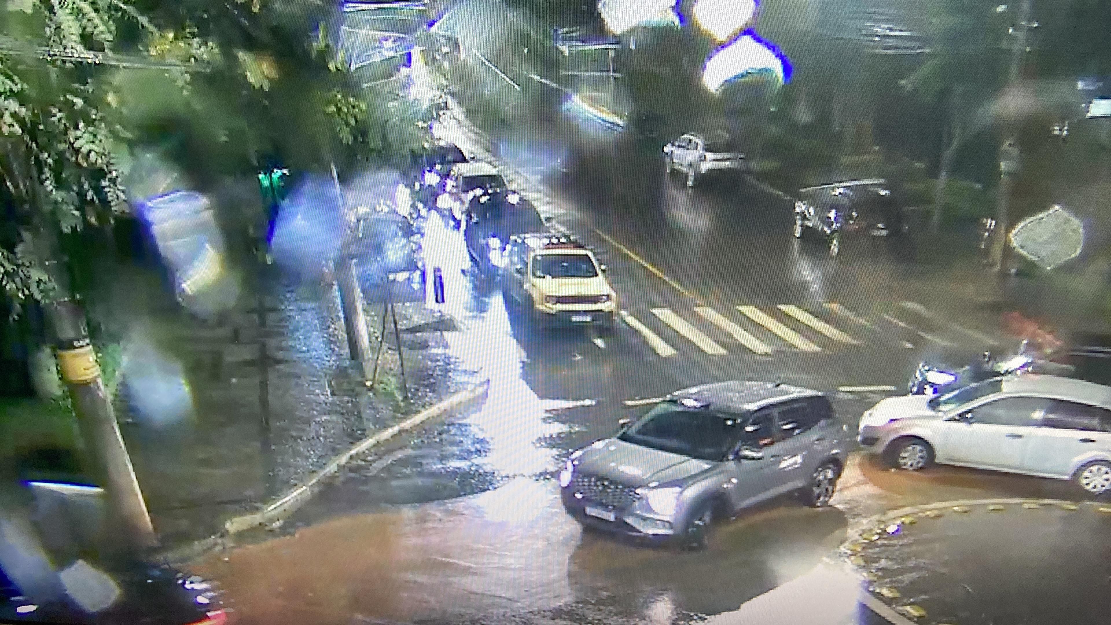 Vídeo: BH registra chuva na região Centro-Sul na noite desta quinta (4)