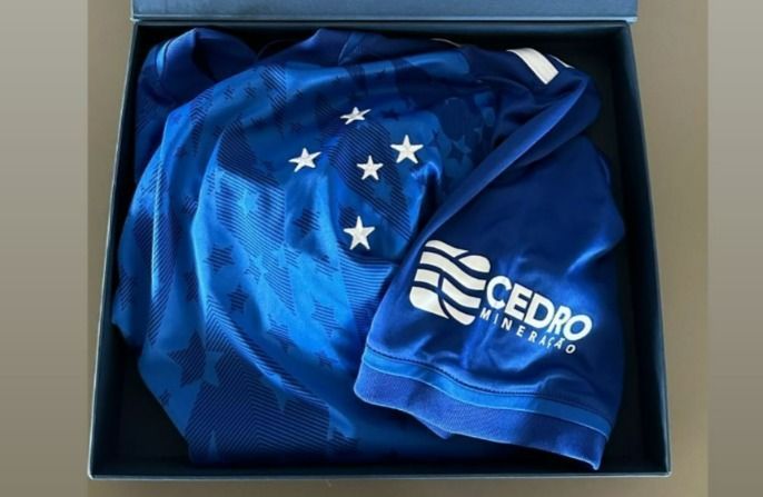 Cruzeiro fecha acordo milionário por patrocínio de empresa mineira; veja valores