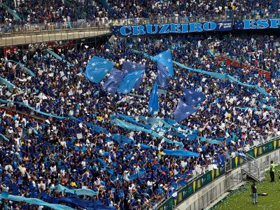 Torcida do Cruzeiro no Mineirão durante a decisão do Mineiro contra o Atlético