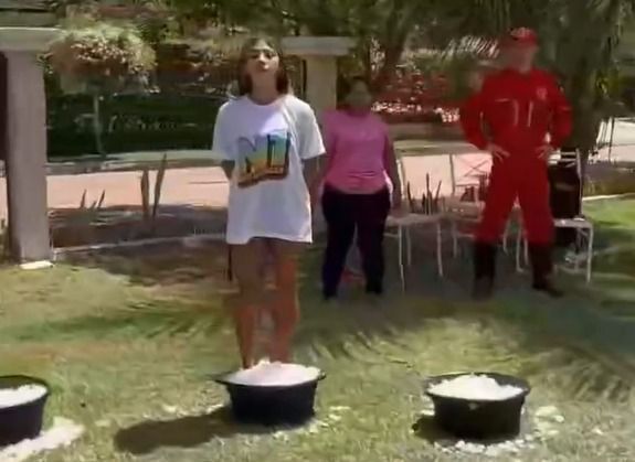 Reality show com influenciadores deixa participantes com pés queimados; entenda