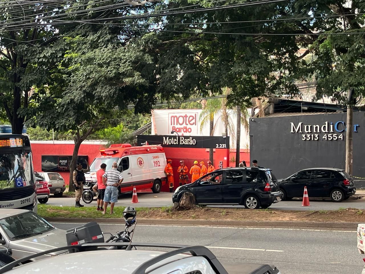 Energia desligada, pedido de água e prejuízo: dona de motel fala sobre policial em surto