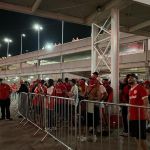 Torcedores do Inter protestam no Beira-Rio após empate na Sul-Americana
