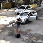 Vídeo: homem agride ex-companheira com barra de ferro após crise de ciúmes