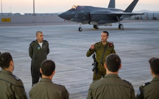 Após decidir revidar o Irã, Israel ataca base do grupo terrorista Hezbollah, no Líbano