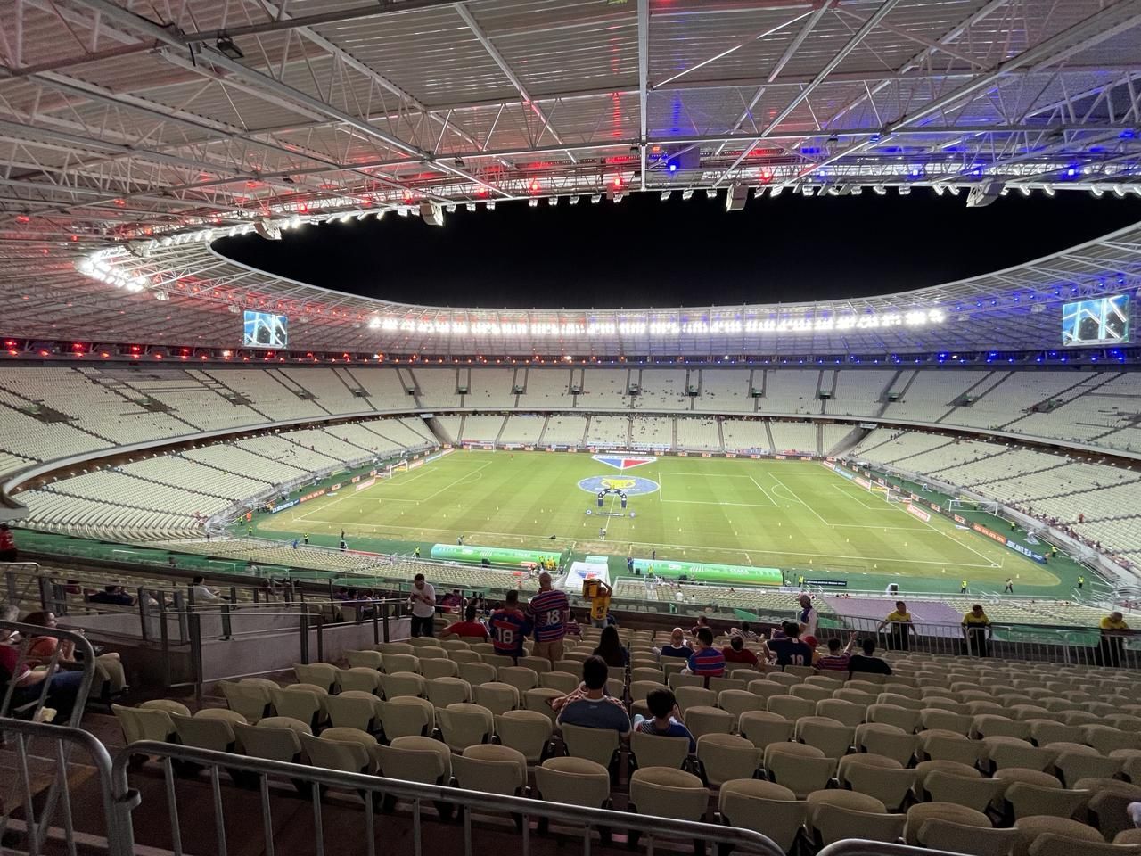Escalação do Fortaleza: Vojvoda retoma esquema tradicional contra o Cruzeiro