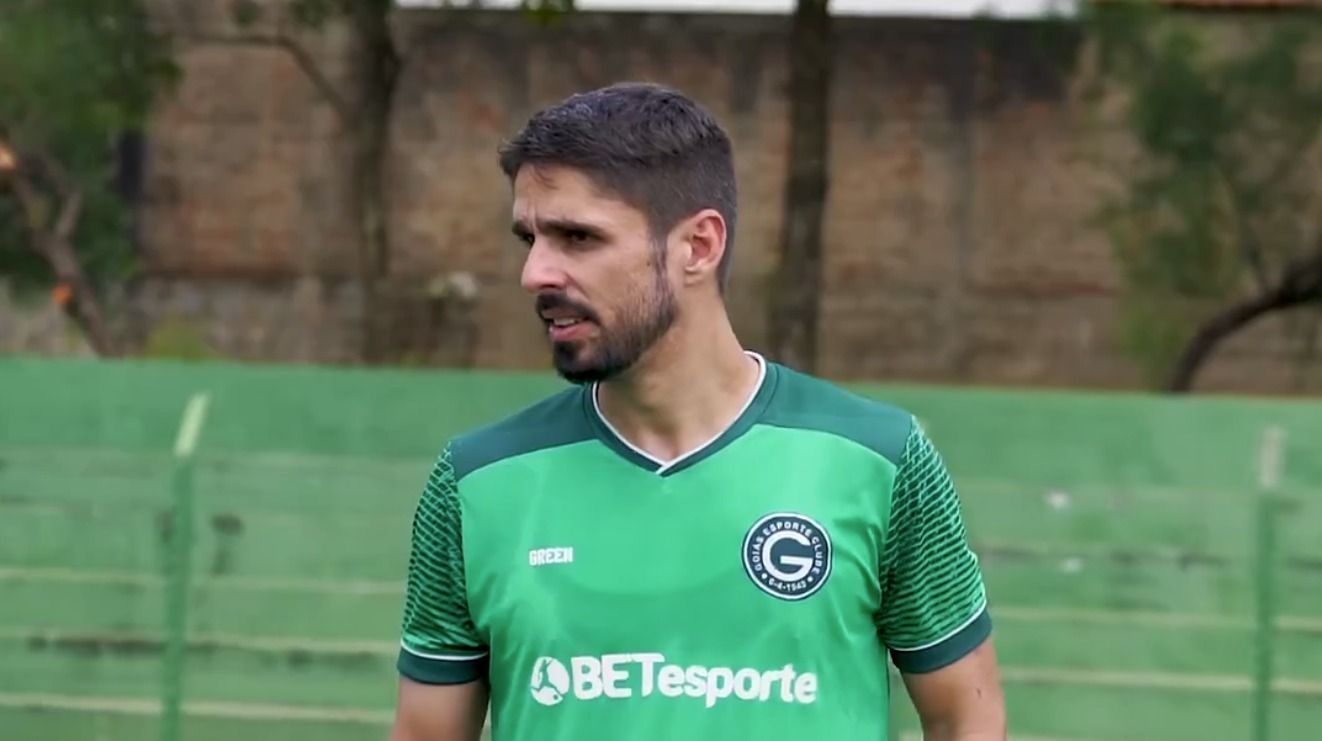 Goiás anuncia a contratação de meio-campista ex-Avaí e Internacional