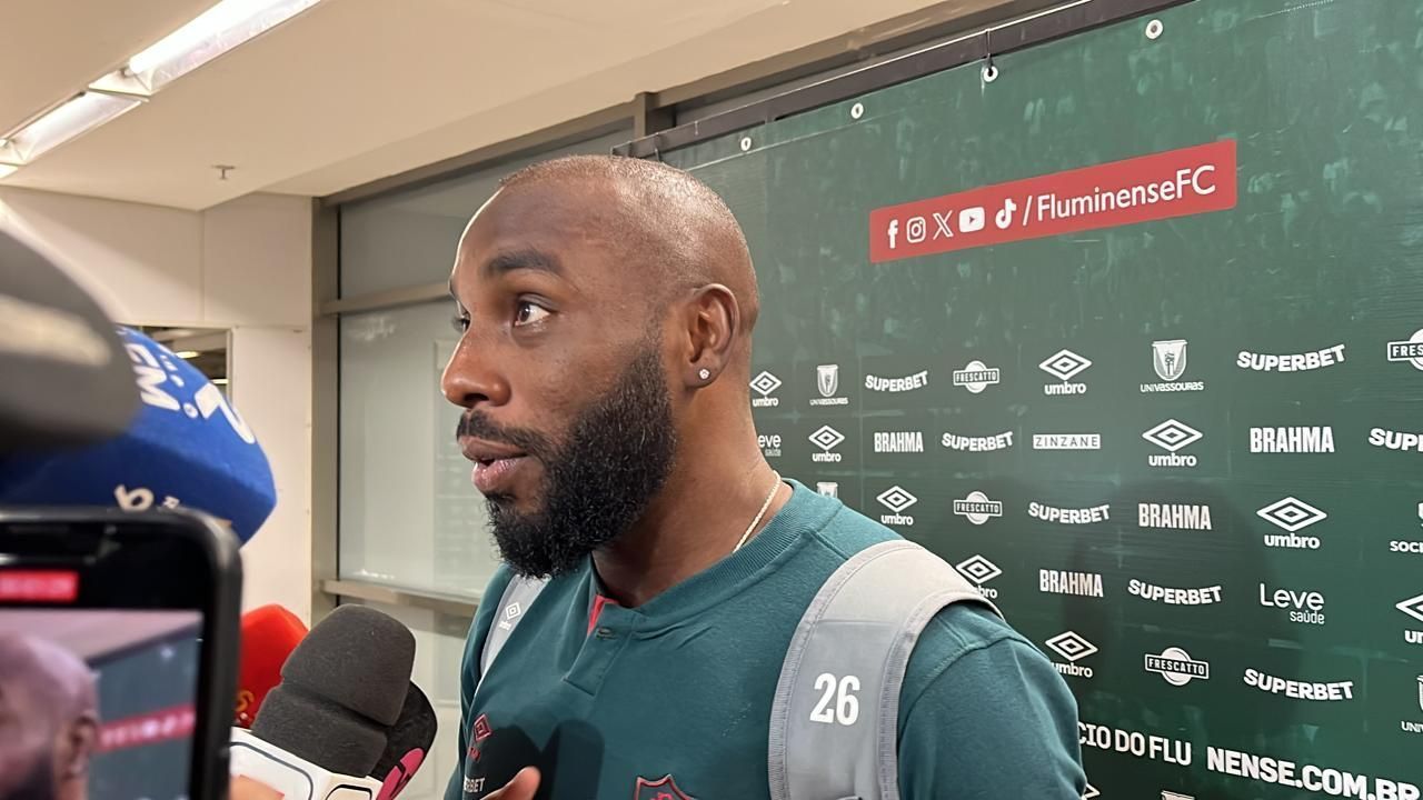 Zagueiro do Fluminense admite toque no braço, mas crava: ‘Não foi pênalti’