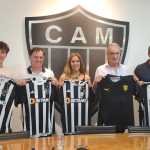Atlético: filhos e neto de Mazurkiewcz recebem homenagem em Belo Horizonte