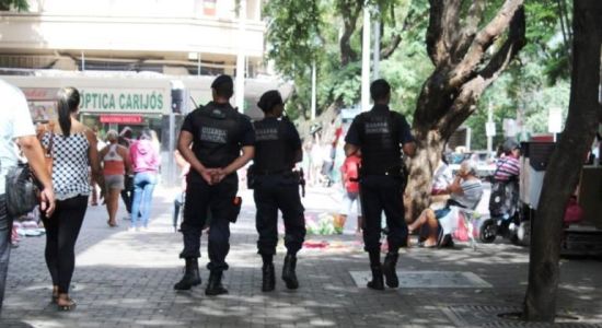 Operação contra flanelinhas em BH prende 20 pessoas; motoristas relatam ameaças e cobranças via Pix