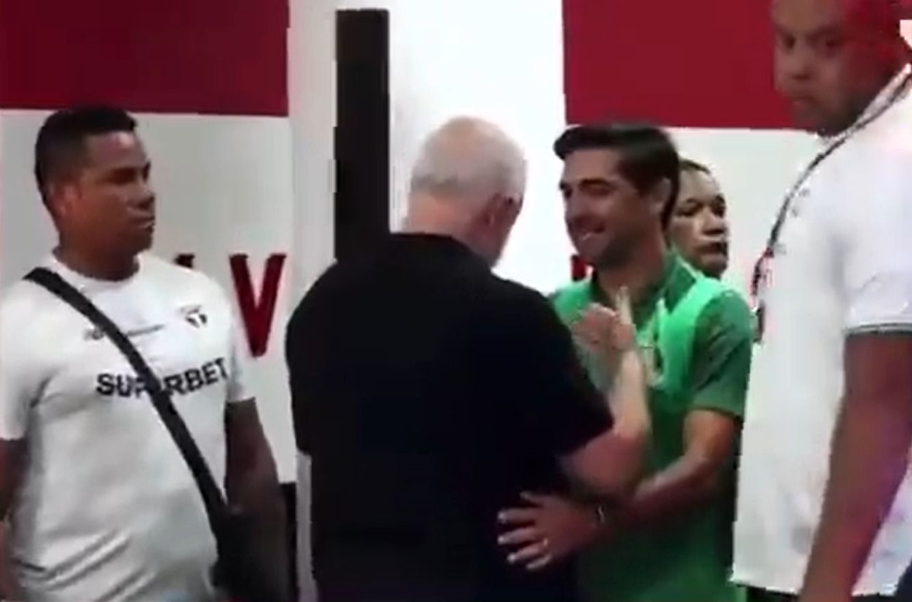 Diretor do São Paulo que xingou Abel Ferreira pede desculpas antes de clássico