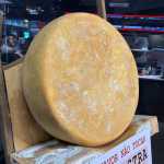 Maior queijo Canastra do mundo será vendido, em pedaços, durante festival gastronômico na Savassi; saiba como